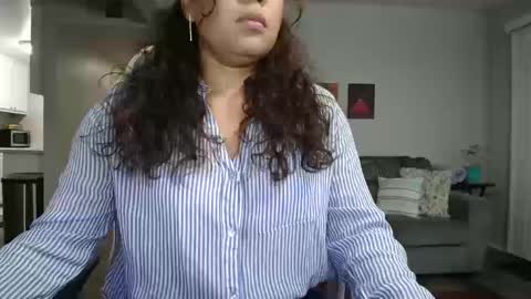 sheilyn online show from October 14, 2:25 am