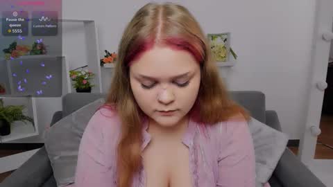 erica_love_ online show from October 7, 6:07 am