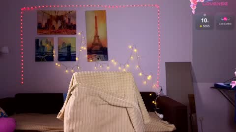 Erica Winterr online show from January 8, 4:12 am