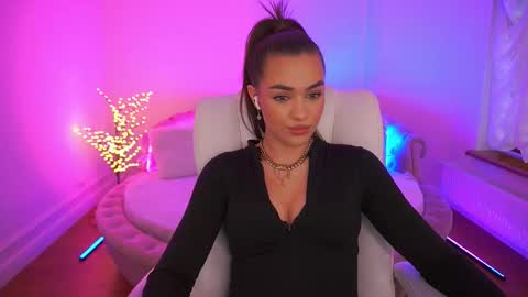 Erica online show from February 20, 2:07 pm