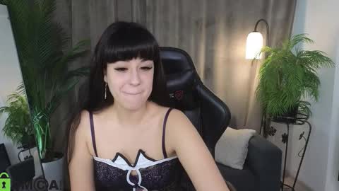 Erika online show from November 11, 9:28 am