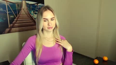 Snapshot of erikagavin chatting on December 10, 1:00 pm Erika online show from December 10, 1:00 pm