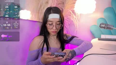 Eri  online show from November 26, 8:21 pm