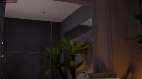 Raluca  online show from February 6, 10:53 pm