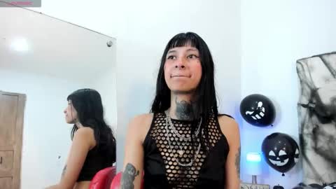 esmeralda  online show from October 4, 5:39 pm