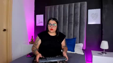 Esmeralda  online show from June 22, 11:40 am