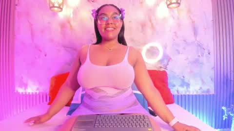 Snapshot of esmeralda_duarte chatting on February 26, 9:22 am esmeralda online show from February 26, 9:22 am
