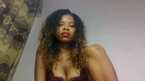 esmeraldae online show from October 31, 2:21 pm