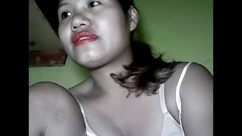 Snapshot of especialgirl_28 chatting on December 11, 2:00 pm especialgirl_28 online show from December 11, 2:00 pm