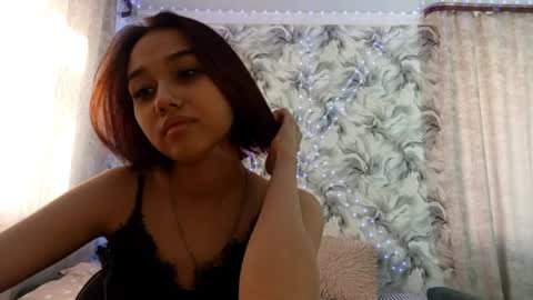 estellekirbo online show from April 1, 1:41 pm