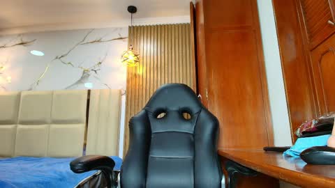 Sofia Rodriguez online show from April 10, 11:11 pm