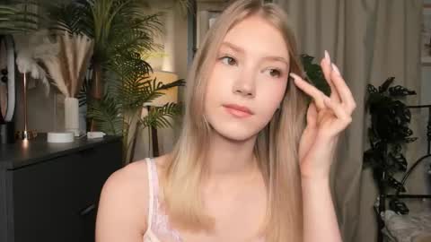 Natalie online show from October 8, 5:45 am