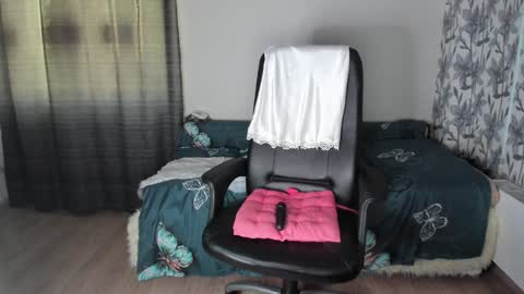 Eva online show from December 6, 2:02 am