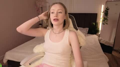 eva hamilton online show from June 3, 2:33 pm