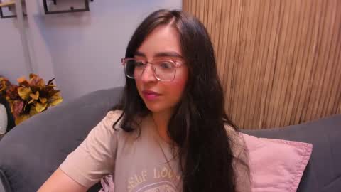 Snapshot of eva_macalliter chatting on December 28, 5:12 am Angelinne online show from December 28, 5:12 am