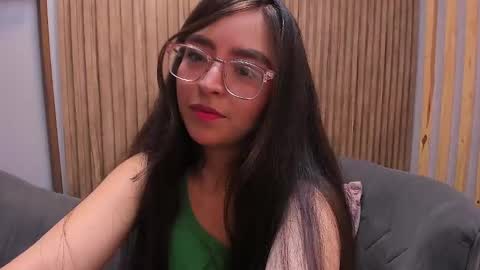 Snapshot of eva_macalliter chatting on February 8, 3:19 am Angelinne online show from February 8, 3:19 am