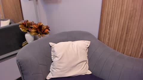 Snapshot of eva_macalliter chatting on December 13, 4:33 am Angelinne online show from December 13, 4:33 am