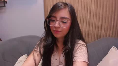 Snapshot of eva_macalliter chatting on December 5, 3:26 am Angelinne online show from December 5, 3:26 am