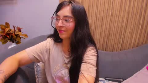 Snapshot of eva_macalliter chatting on February 28, 2:31 am Angelinne online show from February 28, 2:31 am