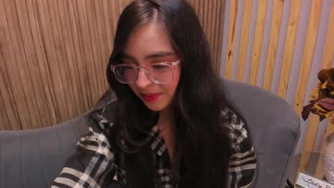 Snapshot of eva_macalliter chatting on February 20, 2:40 am Angelinne online show from February 20, 2:40 am