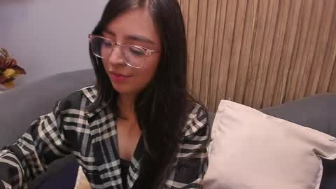 Snapshot of eva_macalliter chatting on December 4, 3:26 am Angelinne online show from December 4, 3:26 am