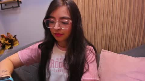 Snapshot of eva_macalliter chatting on January 8, 2:46 am Angelinne online show from January 8, 2:46 am