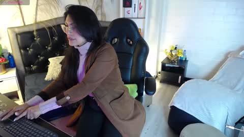 Snapshot of eva_notty_ chatting on January 16, 1:04 pm Eva Notty online show from January 16, 1:04 pm