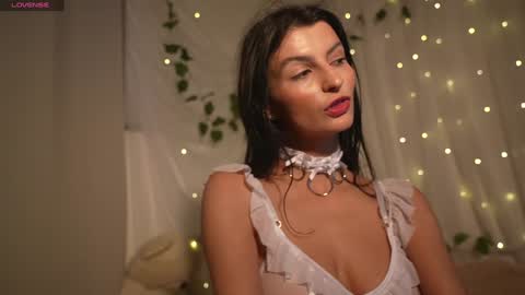 EVA  online show from December 28, 5:25 pm