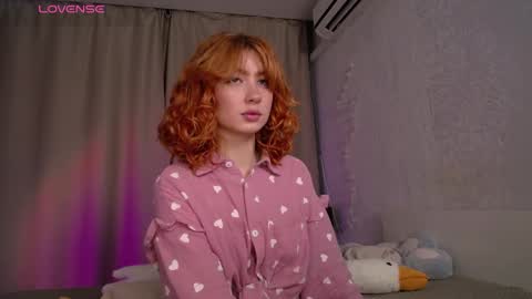 Snapshot of evaa_moonn_ chatting on October 31, 1:07 am Eva online show from October 31, 1:07 am