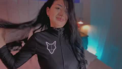 julieth online show from April 16, 8:19 pm