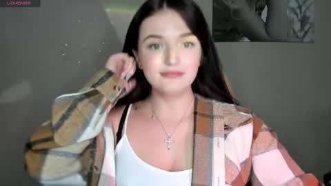 Snapshot of evaamillerr chatting on December 3, 10:04 am Eva online show from December 3, 10:04 am