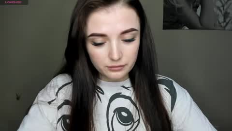 Snapshot of evaamillerr chatting on January 9, 10:20 am Eva online show from January 9, 10:20 am