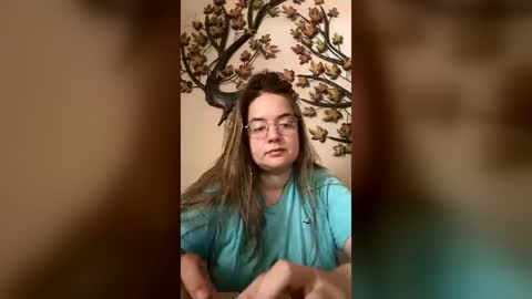 evabrun_ online show from June 25, 3:02 pm