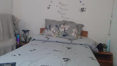 Snapshot of evadesireone chatting on January 17, 6:44 pm EvadesireONE online show from January 17, 6:44 pm