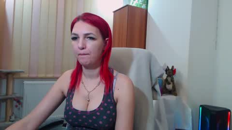 Snapshot of evadesireone chatting on January 19, 5:28 pm EvadesireONE online show from January 19, 5:28 pm