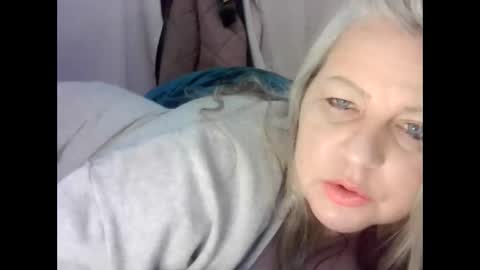 evafrench1991 online show from November 25, 3:09 am