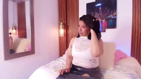 Snapshot of evagoddess_ chatting on September 24, 8:19 pm EVA GODDESS online show from September 24, 8:19 pm