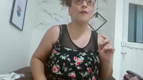 Eva Mills online show from September 29, 9:09 pm