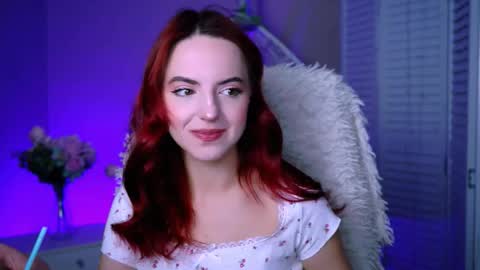 Snapshot of evanellson chatting on October 6, 8:31 am Eva online show from October 6, 8:31 am