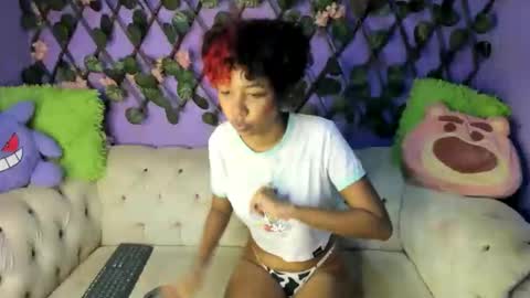 Snapshot of evangely15_ chatting on September 9, 11:21 am evangely15_ online show from September 9, 11:21 am