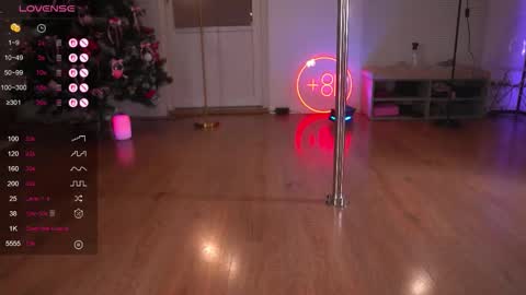 evaorion_ online show from December 16, 10:26 pm