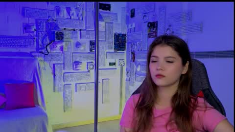 Snapshot of evathopson chatting on October 2, 10:42 am Eva  next stream -  - 1600 UTC2000  online show from October 2, 10:42 am