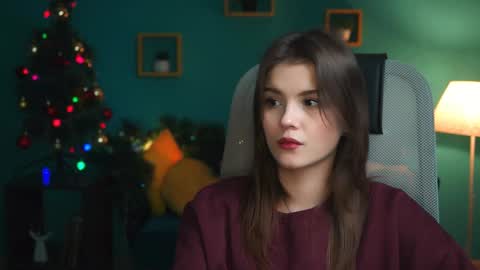Snapshot of evathopson chatting on December 7, 2:24 pm Eva  next stream -  - 1600 UTC2000  online show from December 7, 2:24 pm