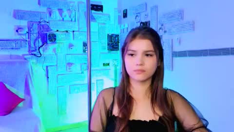 Snapshot of evathopson chatting on October 12, 8:06 am Eva  next stream -  - 1600 UTC2000  online show from October 12, 8:06 am