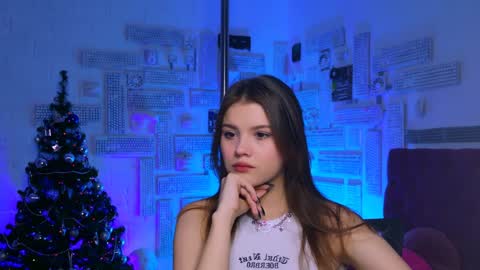 Snapshot of evathopson chatting on January 9, 12:09 pm Eva  next stream -  - 1600 UTC2000  online show from January 9, 12:09 pm