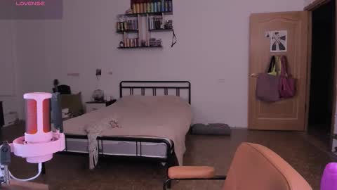      online show from December 4, 5:24 pm