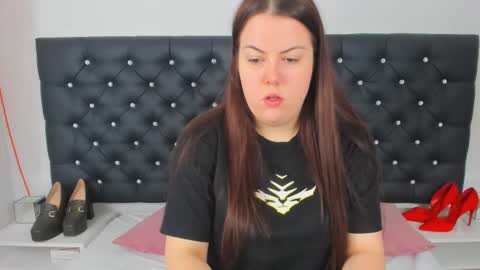 Snapshot of evawetdream chatting on January 31, 6:35 am Eva online show from January 31, 6:35 am