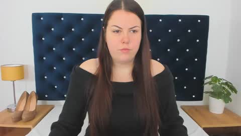 Snapshot of evawetdream chatting on February 24, 6:14 am Eva online show from February 24, 6:14 am