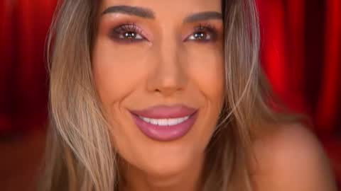 Evelyn online show from December 4, 7:58 pm