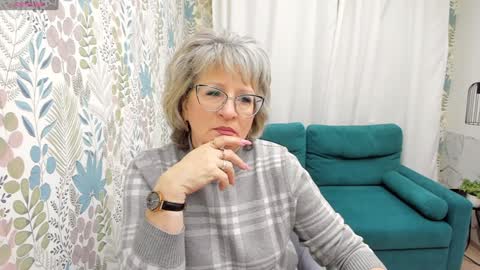 Evelyn online show from January 21, 5:05 am